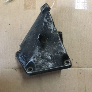 Кронштейн двигателя левый Audi A6 4B0199307C