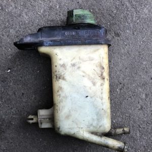 Бачок гур Audi A8 D2 4D0422371E