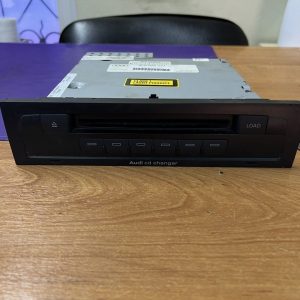 Cd чейнджер Audi Q7 4l0035111